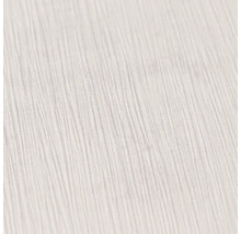 Detail tapety s jemnou svislou strukturou linek.