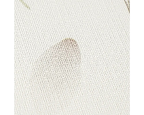 Detailní záběr na nástěnný obklad s lněnou strukturou a jemným vzorem listů.