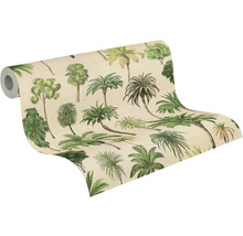 Vliesová tapeta v roli se zelenými ilustrovanými palmami na béžovém pozadí v tropickém designu.