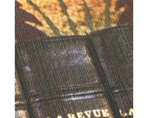 Detailní záběr vliesové tapety s žebrovanou povrchovou strukturou a grafickým vzorem.