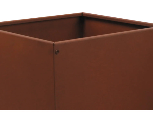 Čtvercový květináč z kovu