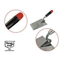 Zednická lžíce s ocelovou čepelí a dřevěnou rukojetí