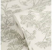 Vliesová tapeta v roli s botanickým vzorem borovicových větví v šedé a bílé barvě.