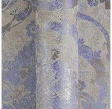 Vliesová tapeta s květinovým damaškovým vzorem a metalickým efektem.