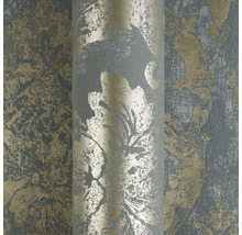 Tapeta s květinovým vzorem na strukturovaném pozadí