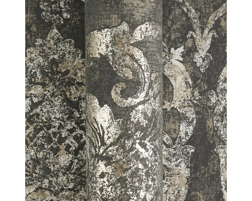 Vliesová tapeta s barokním ornamentálním vzorem ve vintage stylu a se strukturovaným povrchem.