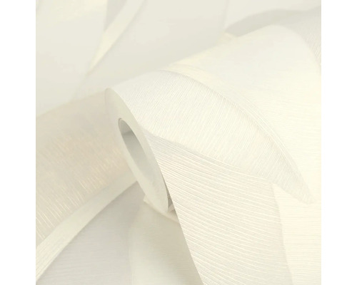 Bílá strukturovaná vliesová tapeta s vějířovitým vzorem na roli.