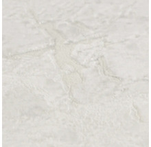 Detail bílé strukturované tapety