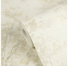 Strukturovaná vliesová tapeta s abstraktním metalickým vzorem v krémové a béžové barvě.