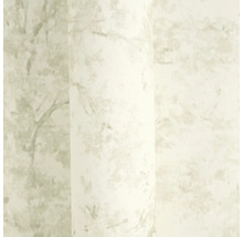 Světlá vliesová tapeta s mramorovanou strukturou a jemným vzorem pro úpravu stěn.