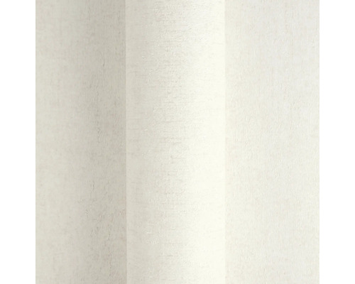 Pruhovaná tapeta v krémové barvě s jemnou texturou.