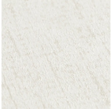 Detail bílé tapety se strukturou dřevěných vláken a jemnými třpytivými efekty.