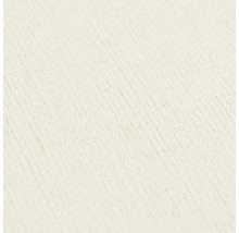 Detailní záběr tapety s jemnou vertikální strukturou.