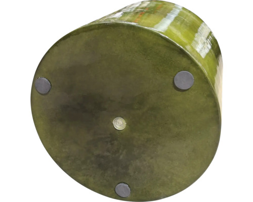 Spodní strana kulatého květináče s nožičkami