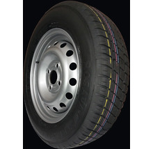 Kolo automobilu s ocelovým ráfkem