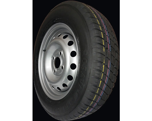 Kolo automobilu s ocelovým ráfkem