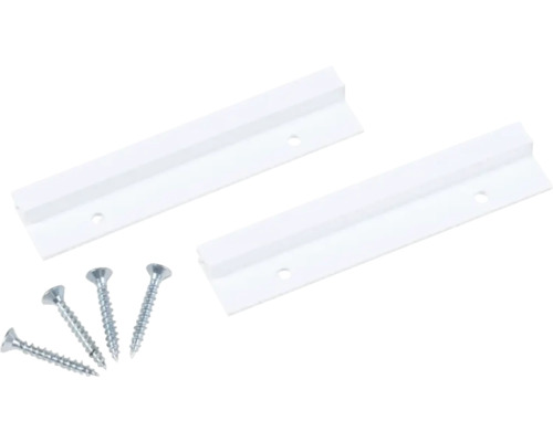 Dvě bílé plastové upevňovací lišty se čtyřmi šrouby