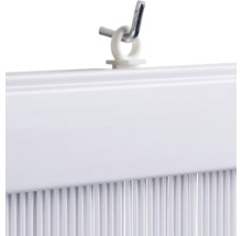 Detailní pohled na lamelovou záclonu se zavěšením