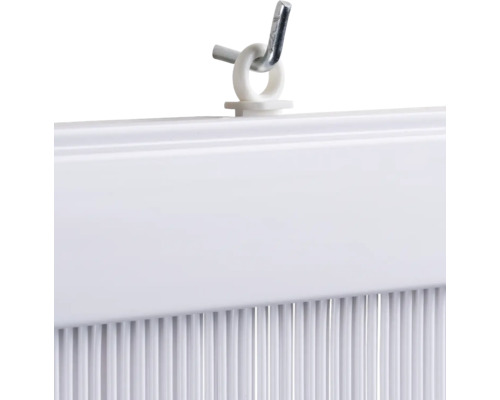 Detailní pohled na lamelovou záclonu se zavěšením