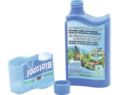 JBL Biotopol přípravek na úpravu vody pro sladkovodní akvária, modrá láhev s odměrkou.
