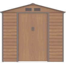 Zahradní domek v dekoru dřeva se sedlovou střechou, dvoukřídlými dveřmi a dvěma větracími mřížkami.