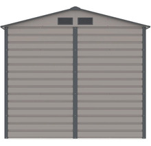 Šedý kovový zahradní domek se sedlovou střechou, vodorovnými panely a větracími otvory.