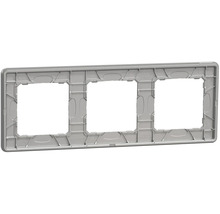 Trojnásobný krycí rám z plastu pro vypínače a zásuvky v šedé barvě, pohled zezadu.