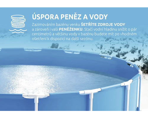 Modrý nadzemní bazén v zimní krajině se sněhem. Informace o úspoře peněz a vody díky správnému zazimování bazénu.