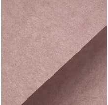 Detailní záběr jemně strukturované vliesové tapety ve dvou různých odstínech, rozdělených úhlopříčkou.