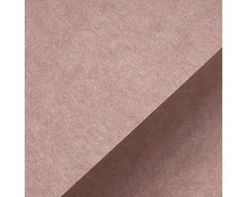 Detailní záběr jemně strukturované vliesové tapety ve dvou různých odstínech, rozdělených úhlopříčkou.