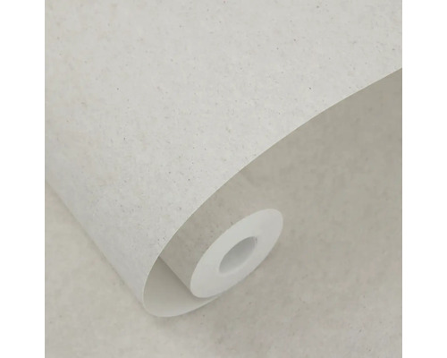 Role tapety s jemnou zrnitou strukturou.