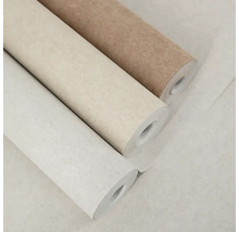 Tři role tapety s texturovaným povrchem z přírodních vláken.