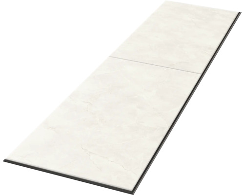 Dlažba s mramorovým efektem z jemné kameniny v obdélníkovém tvaru.