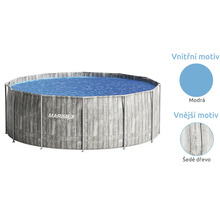 Kruhový nadzemní bazén Marimex s kovovým rámem, vnější stěnou v dekoru šedého dřeva a modrou vnitřní fólií.