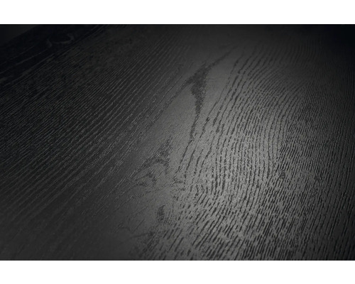 Detailní pohled na černou strukturu dřeva s výraznou kresbou pro podlahy nebo nábytkové desky.