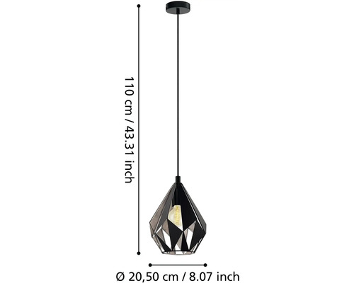 Černé závěsné svítidlo s geometrickým kovovým stínidlem ve tvaru diamantu, výška 110 centimetrů, průměr 20,5 centimetrů.