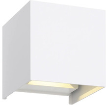 Moderní nástěnné svítidlo ve tvaru kostky, bílé, se světelným výstupem směrem dolů.