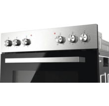 Ovládací panel vestavné trouby z nerezové oceli se šesti otočnými knoflíky a madlem.