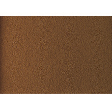 Texturovaný povrch hnědé dekorativní nástěnné omítky s jemnou zrnitou strukturou.