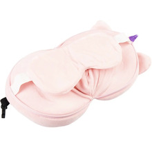 Cestovní sada obsahující nákrčník a masku na spaní v designu jednorožce z měkkého plyše.