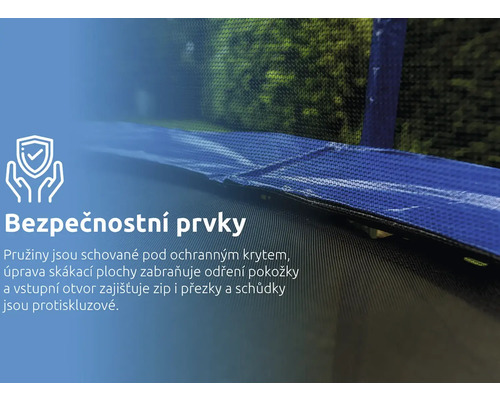 Bezpečnostní prvky trampolíny s ochranným krytem pružin, skákací plochou a bezpečnostní sítí.