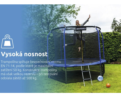 Zahradní trampolína Marimex s ochrannou sítí a žebříkem na zahradě, vysoká nosnost, skákající osoba.