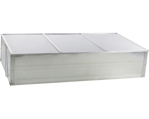 Kovové pařeniště s průhlednými polykarbonátovými deskami.