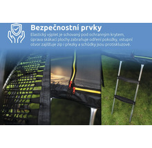 Bezpečnostní prvky trampolíny: chráněný elastický výplet, jemná skákací plocha, vstup na zip a protiskluzové schůdky.