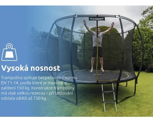 Zahradní trampolína Marimex s ochrannou sítí a žebříkem na zahradě, vysoká nosnost 150 kilogramů.