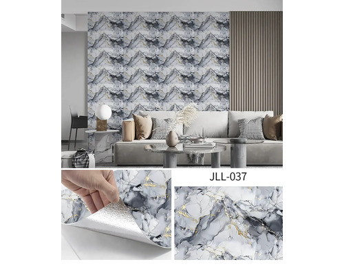 Samolepicí nástěnný panel s mramorovým dekorem a zlatými prvky, v moderním obývacím pokoji a detail lepicí zadní strany.