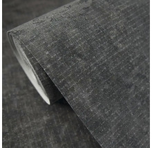 Vliesová tapeta se strukturovaným povrchem ve vzhledu kamene na roli.