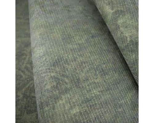 Strukturovaná vliesová tapeta se svislými liniemi a industriálním vzorem.