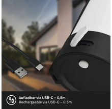 Nabíjecí svítidlo s USB-C portem a přiloženým kabelem o délce 0,5 metru.