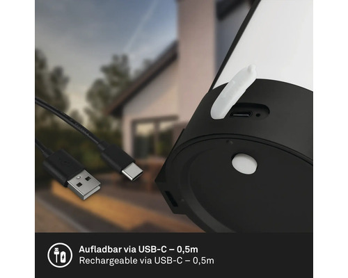 Nabíjecí svítidlo s USB-C portem a přiloženým kabelem o délce 0,5 metru.